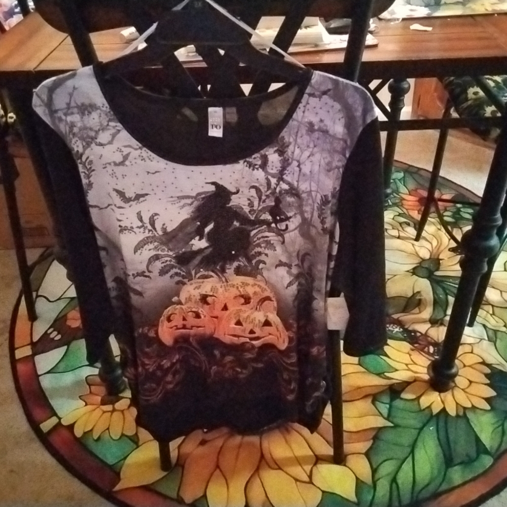Thomas And Olivia Ladies 3X Halloween Witch and Pumpkins Graphic Top